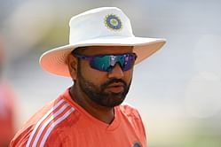 IND vs ENG : "सोना, खेलना..."- पांचवें टेस्ट से पहले रिलैक्स्ड मूड में दिखे रोहित शर्मा, खास कैप्शन के साथ साझा की तस्वीरें
