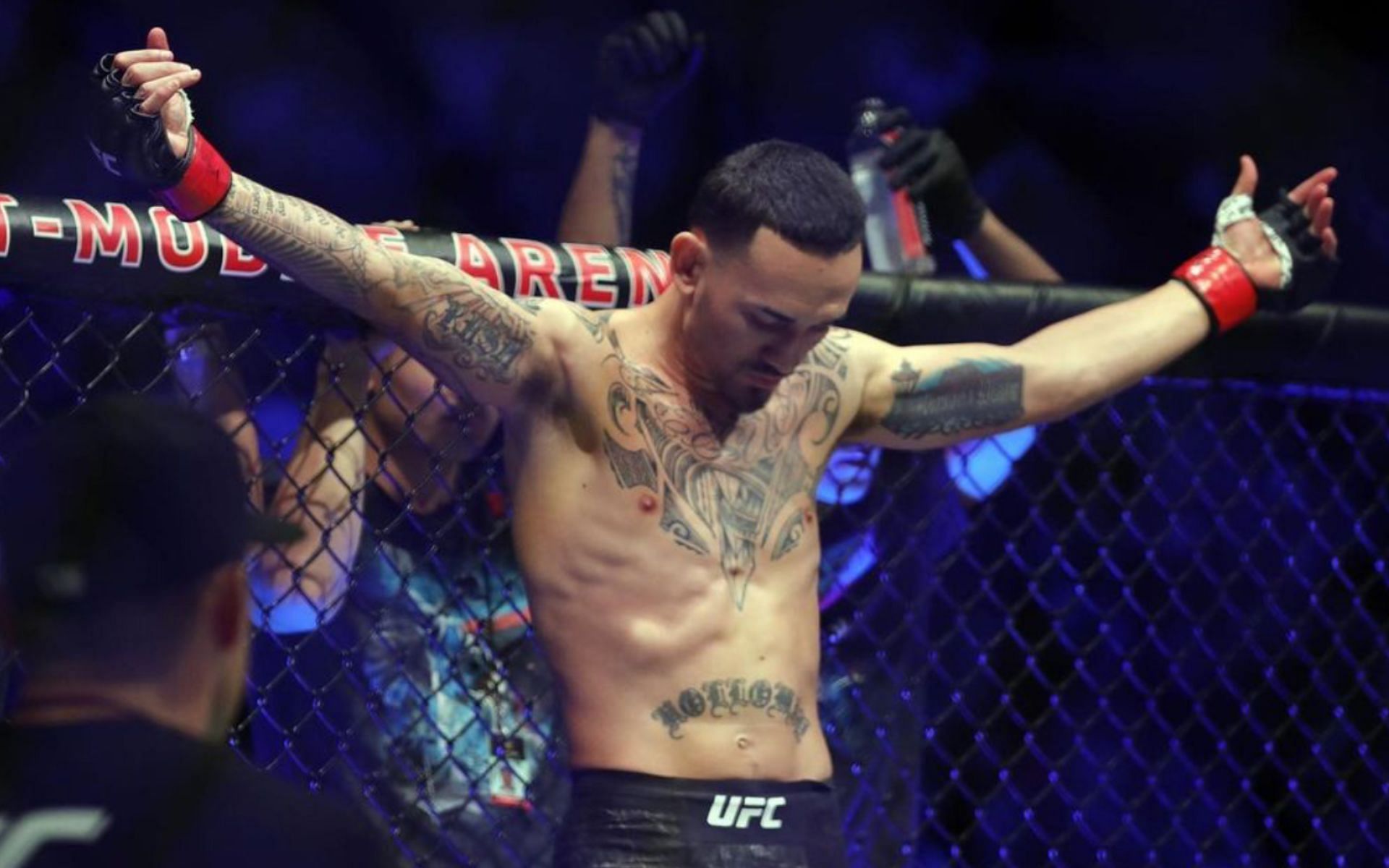 Max Holloway responds to fans on social media amid featherweight title changing hands [Photo Courtesy @blessedmma on Instagram]