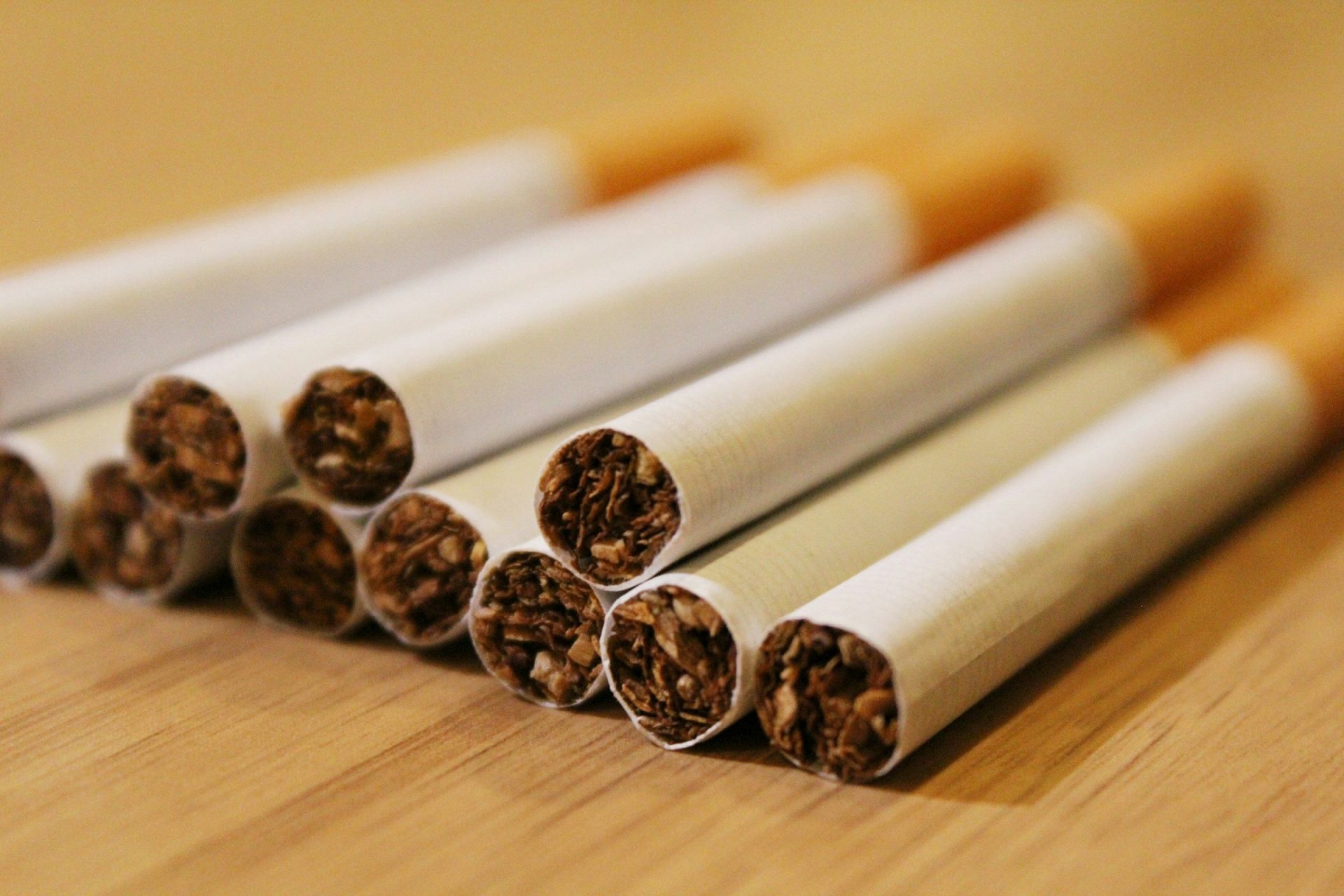 Quit chewing tobacco (Image via Unsplash/Haim Charbit)