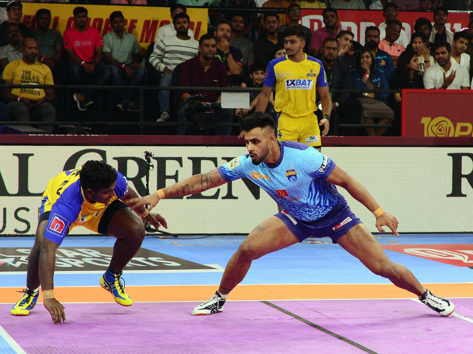 Maninder in action against Tamil Thalaivas (Credits: PKL)