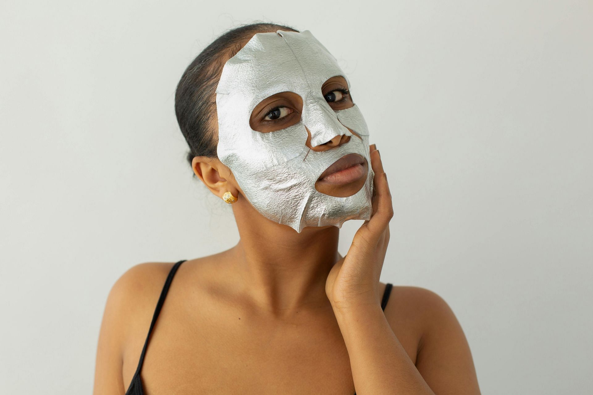 Tips to use a face mask (image sourced via Pexels / Photo by monstera)
