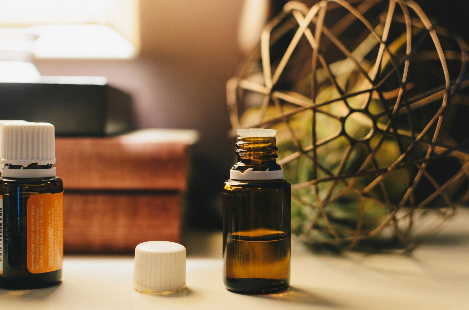 Homemade toner with Frankincense oil (Image by Kelly Sikkema/Unsplash)