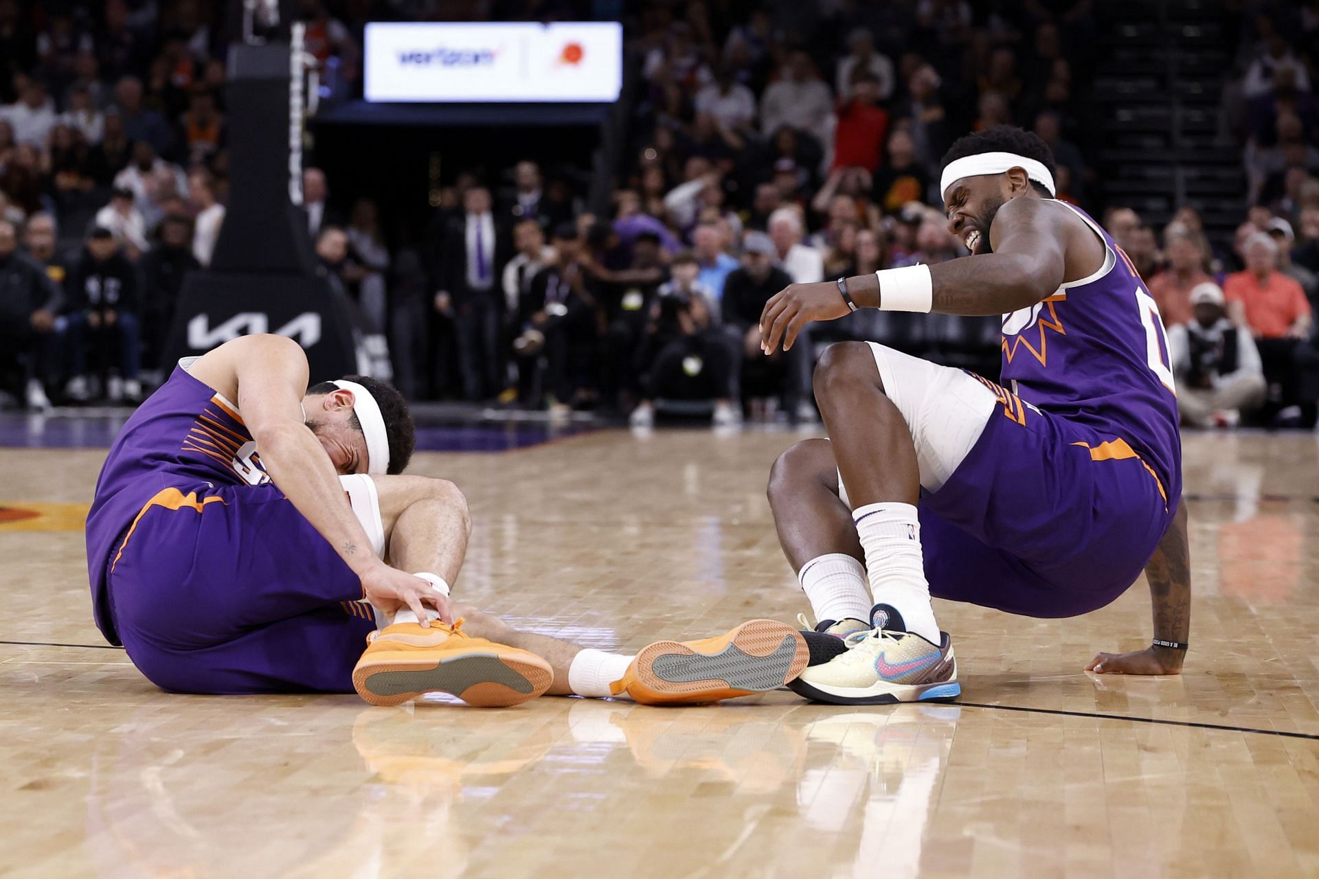 Phoenix Suns Timeline for Devin Booker's Injury Revealed - Sports