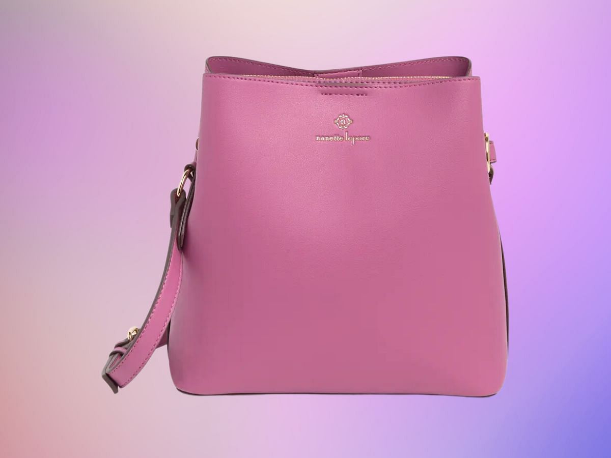 The Colleen&#039;s smooth crossbody bag (Image via Nordstrom)