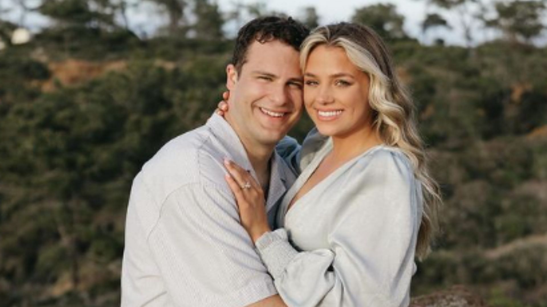 Sam LaPorta recently got engaged to his longtime girlfriend Callie Dellinger. 