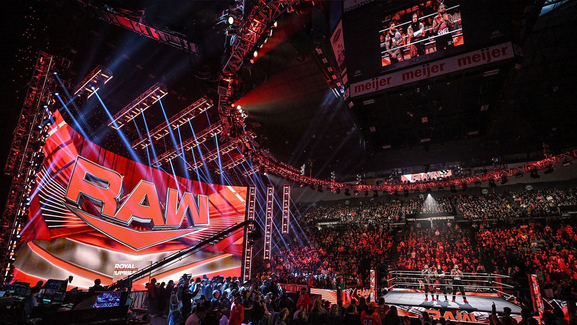 RAW aired live from the PNC Arena in North Carolina last night.
