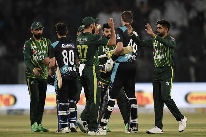 PAK vs NZ: पाकिस्तान में पांच मैचों की T20I सीरीज खेलने आएगी न्यूजीलैंड टीम, पीसीबी ने कार्यक्रम का किया ऐलान