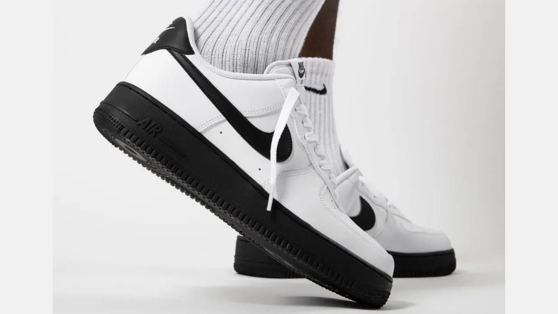 Nike Air Force 1 Low White Black sneakers 