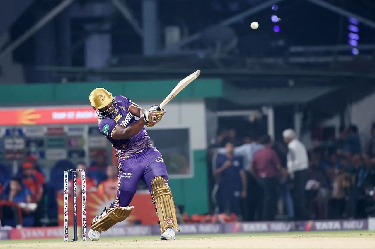 आंद्रे रसेल अपनी विस्फोटक बल्लेबाजी के दौरान (Photo Credit - IPLT20)