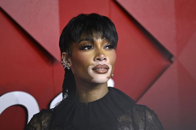 Kyle Kuzma’s girlfriend Winnie Harlow dazzles in rap star Bad Bunny’s concert with $34,500 Hermes bag