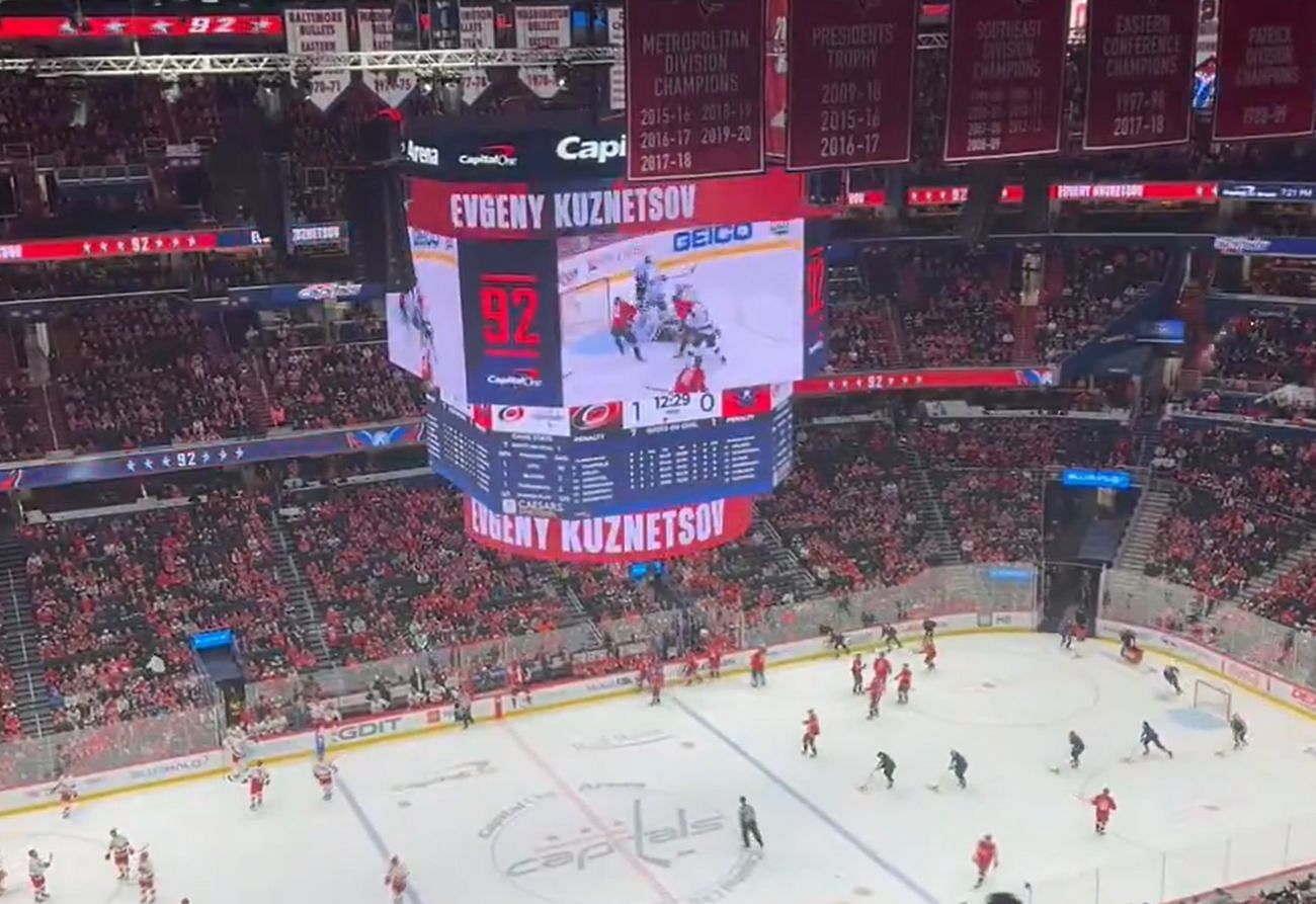 Hurricanes&rsquo; Evgeny Kuznetsov gets standing ovation upon his return to Washington