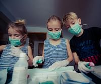 8 essential things you need to keep in your travel medical kit