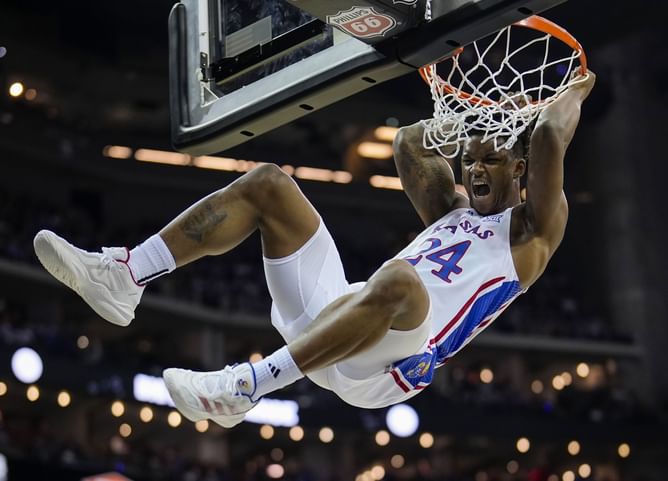 WATCH: KJ Adams Jr mesmerized Kansas fans with two-hand slam against Cincinnati in Big 12 tournament
