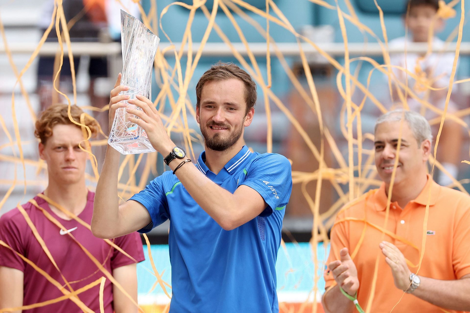 Daniil Medvedev lifts the 2023 Miami Masters trophy