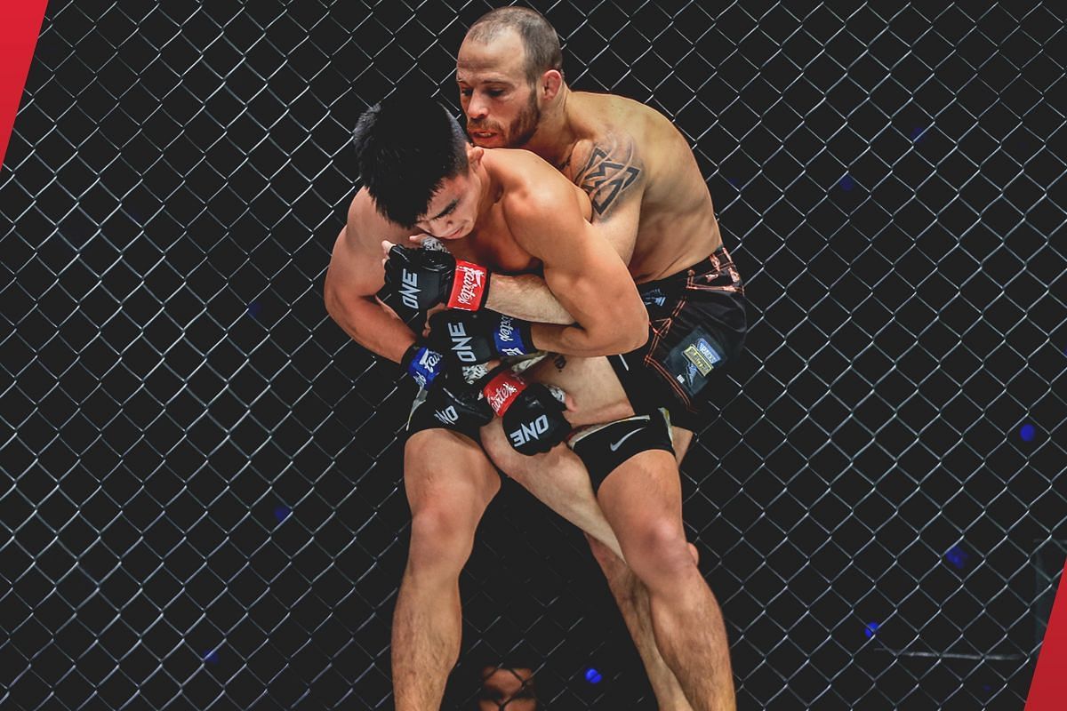 Jarred Brooks fighting Joshua Pacio | Image credit: ONE Championship