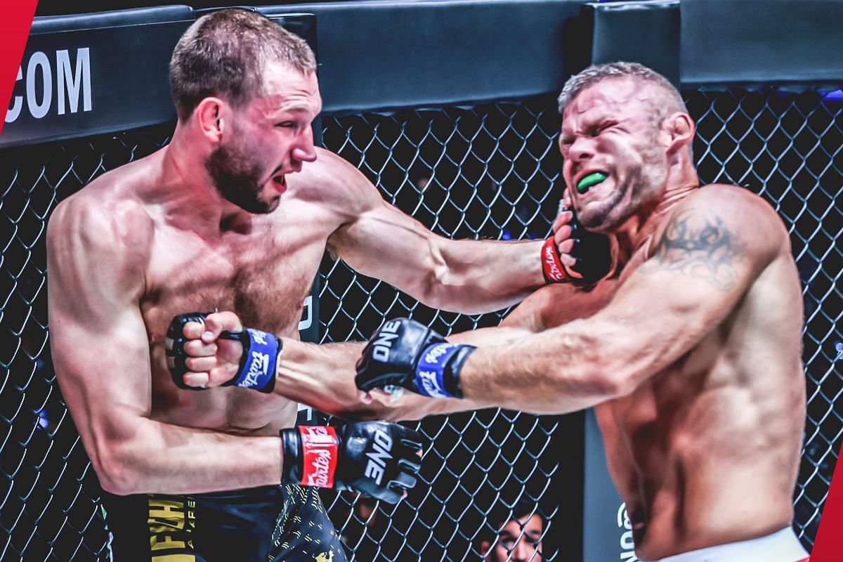 Reinier de Ridder punching Anatoly Malykhin | Photo credits: ONE Championship