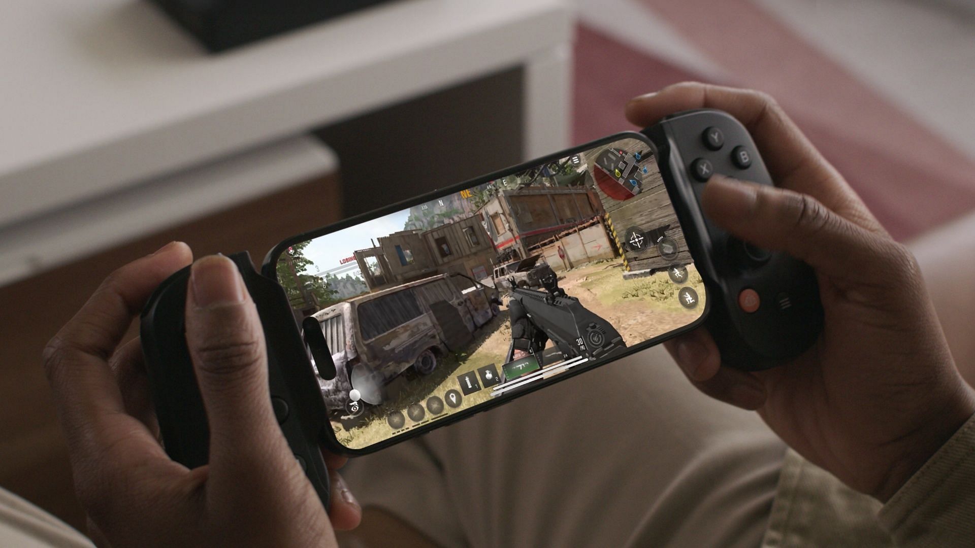 Mobile gaming has never been easier on the hands (Image via Backbone)