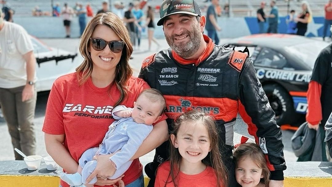 Bubba Pollard with his wife Erin, and daughters Max, Merritt, and Milla (Image from Instagram)