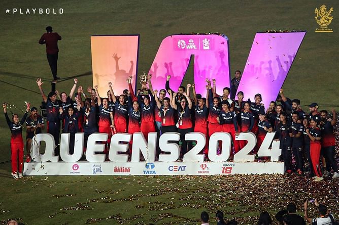 [Watch] Fans enter a state of frenzy as Smriti Mandhana leads RCB to WPL 2024
