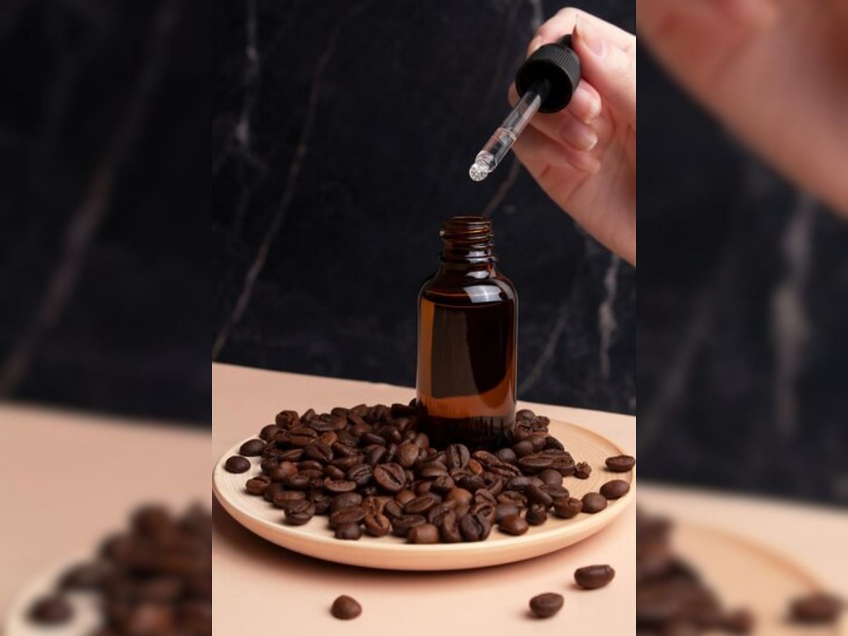 Coffee oil - natural anti-aging skincare ingredient (Image via Freepik)