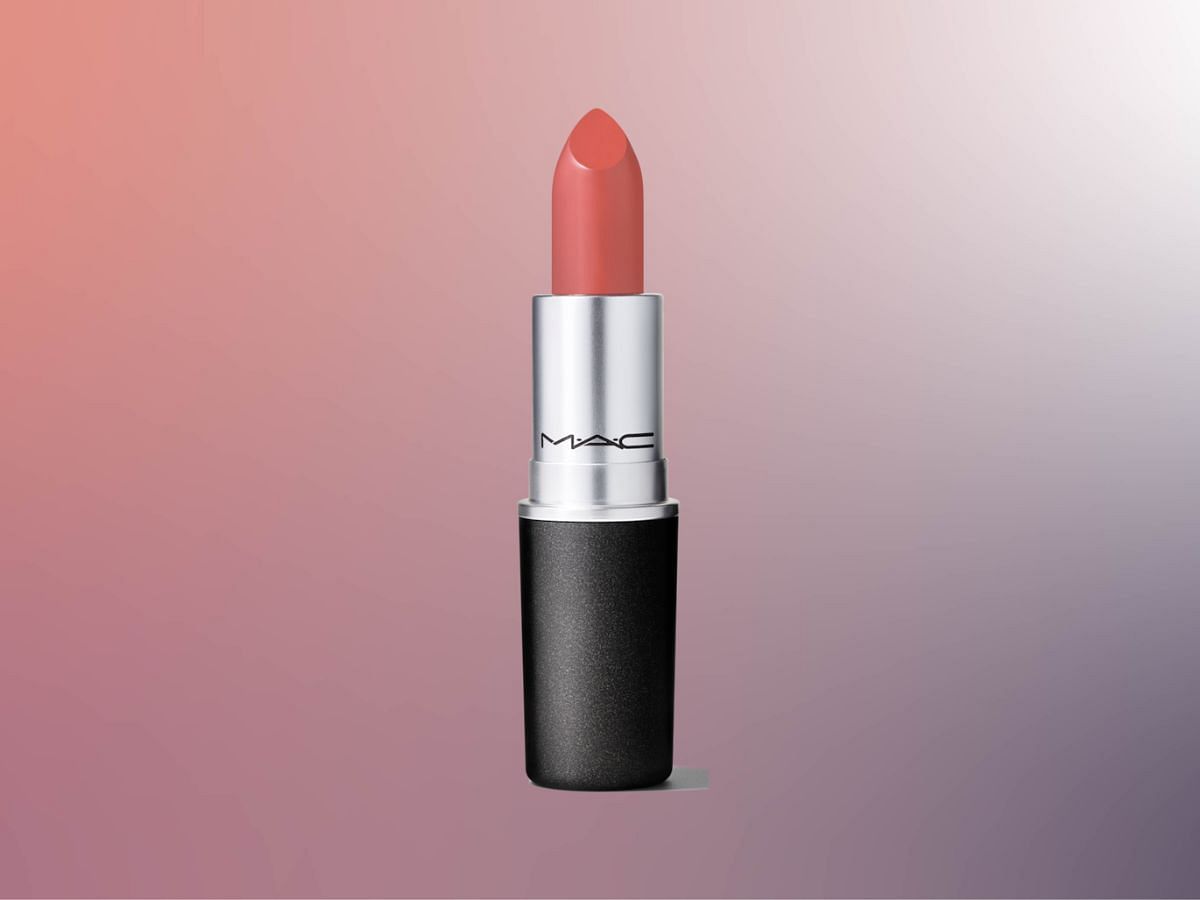 MAC matte lipstick in Velvet Teddy