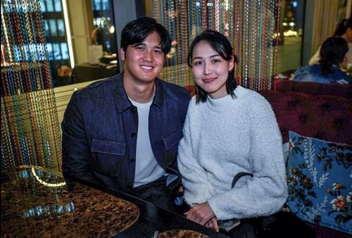 Shohei Ohtani and Mamiko Tanaka at a team dinner ahead of the Seoul Series