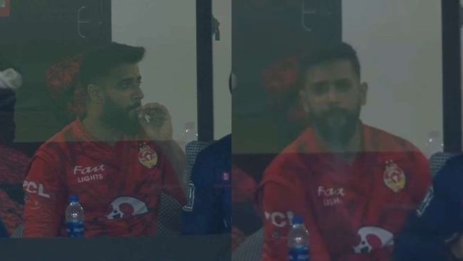 PSL फाइनल के दौरान सिगरेट पीता नजर आया पाकिस्तान का दिग्गज क्रिकेटर, कैमरे में कैद हुई करतूत