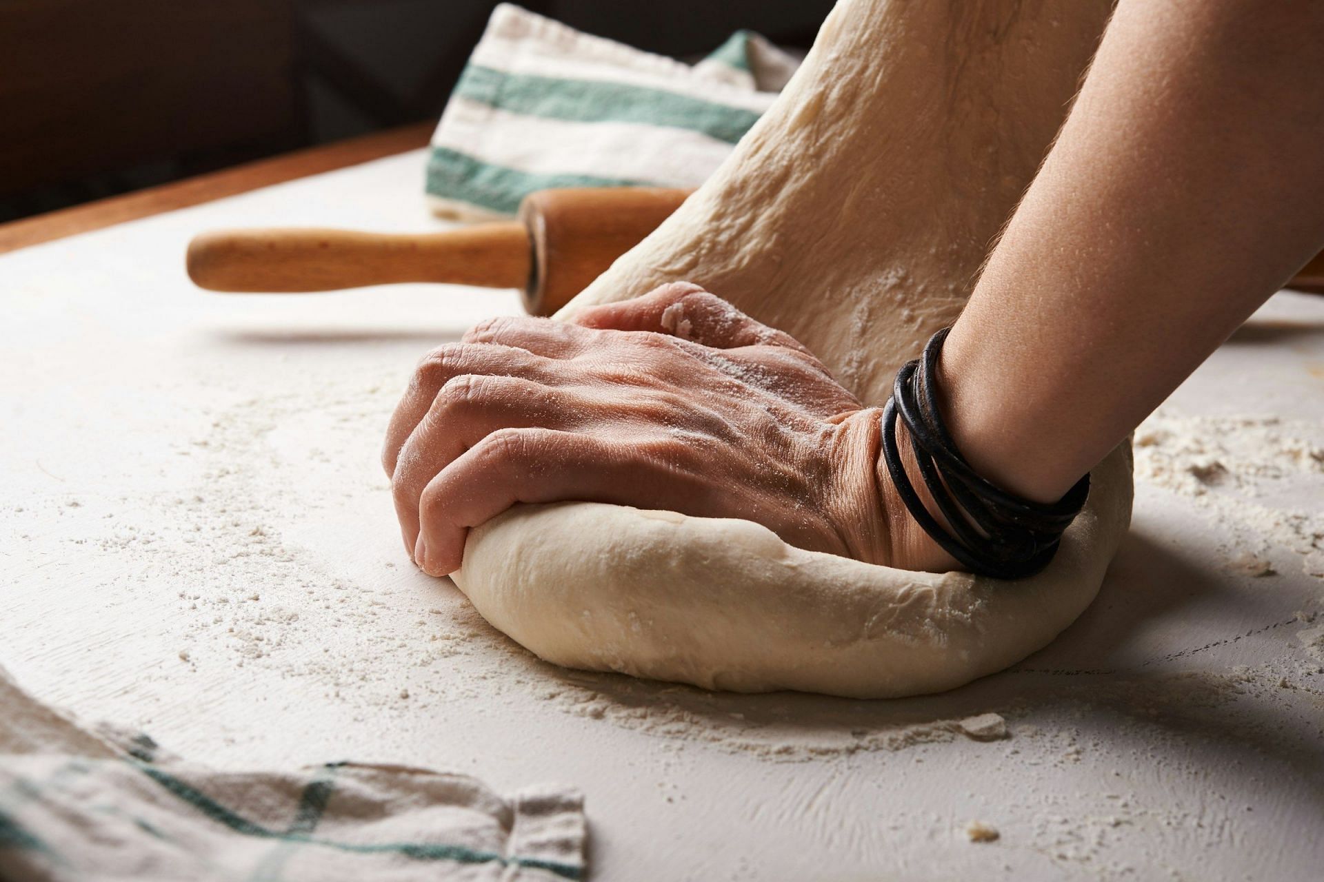 Sourdough Bread (Image via Unsplash/Nadya)