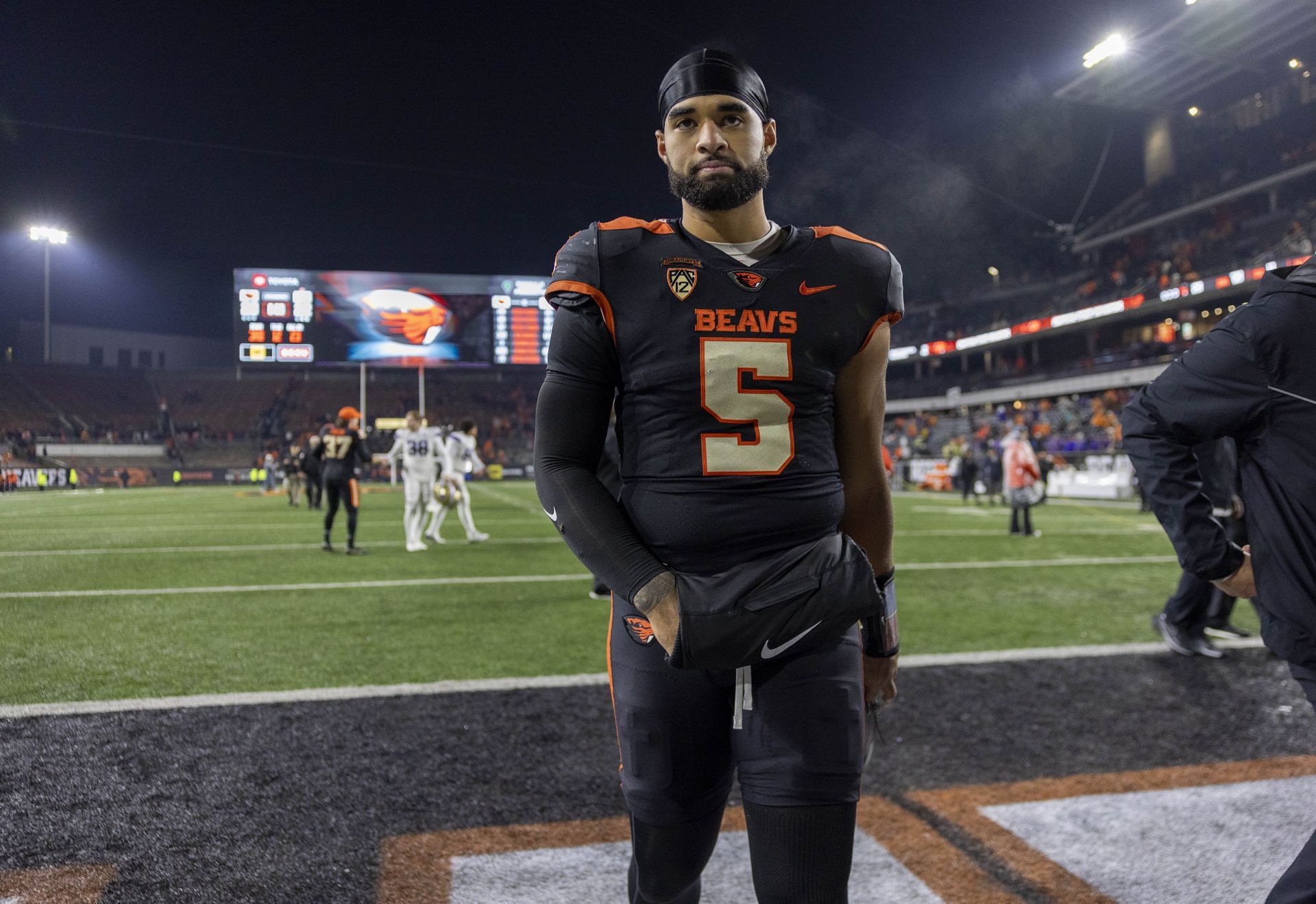 Former Oregon State QB DJ Uiagalelei