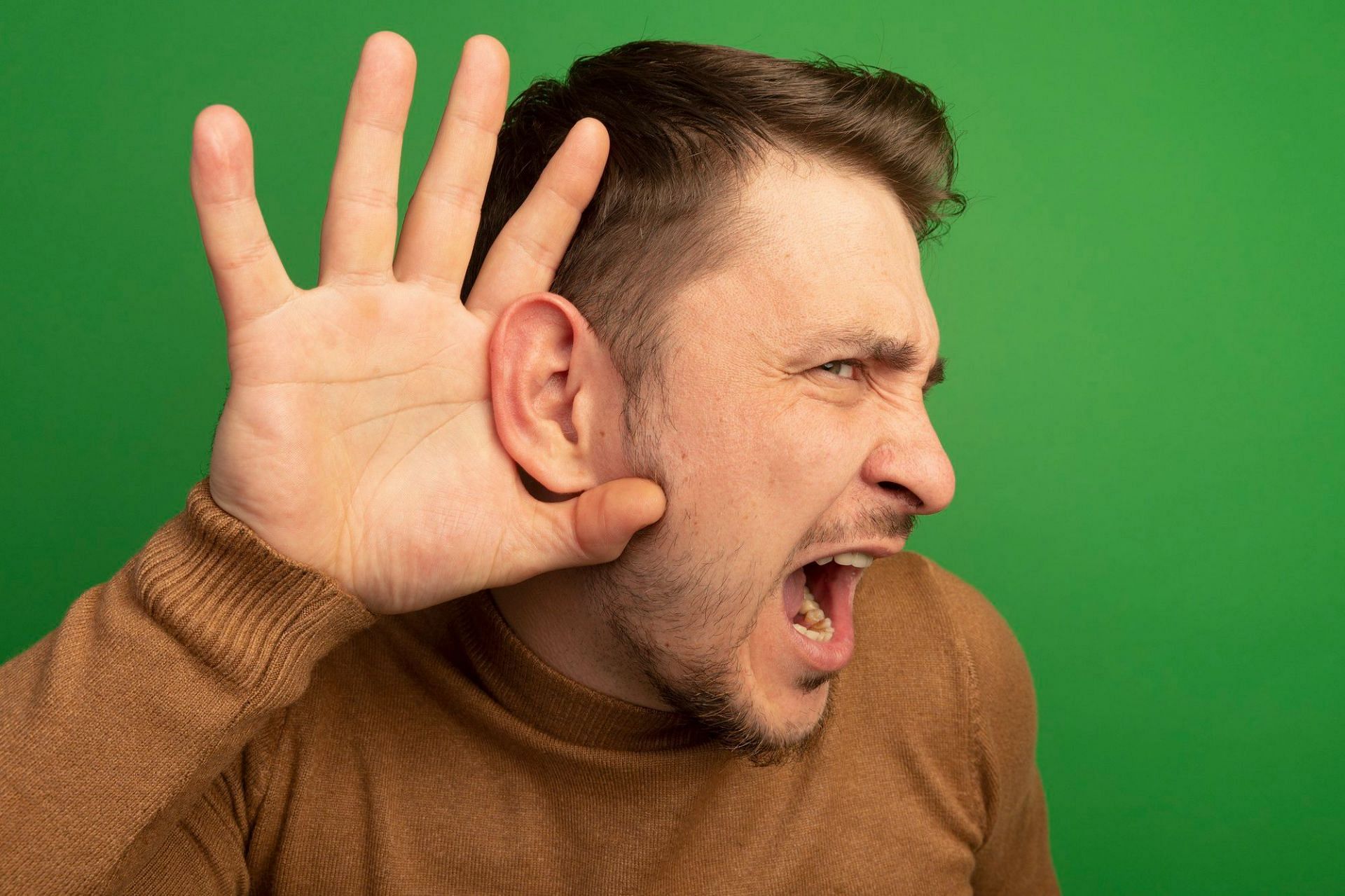 The Red Ear Syndrome can make your ears reddish and painful (Image by stockking on Freepik)