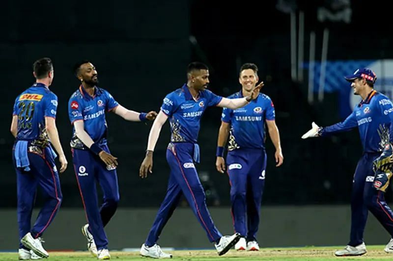 Hardik Pandya celebrates a wicket with Mumbai Indians teammates during IPL 2021. (Pic: iplt20.com)