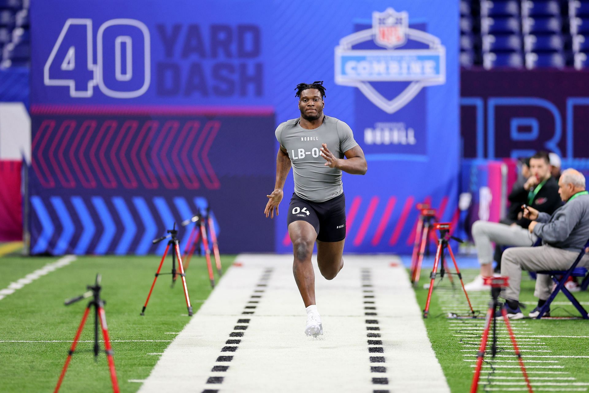 Chris Braswell participating at the NFL Draft Combine