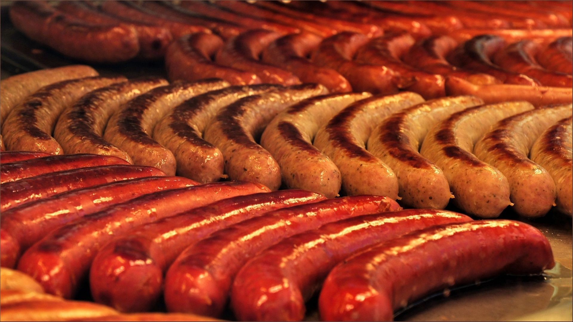 The recalled Johnsonville turkey kielbasa sausage products were distributed all across the United States (Image via Charly_7777 / Pixabay)