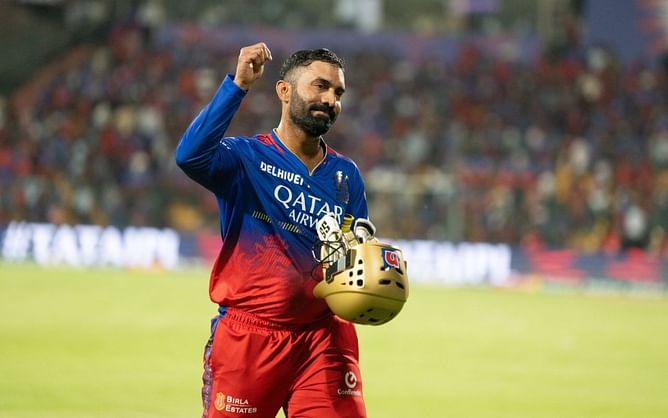IPL 2024 : इस दिग्गज की मदद से दिनेश कार्तिक के बदले तेवर, RCB के सहायक कोच ने किया खुलासा
