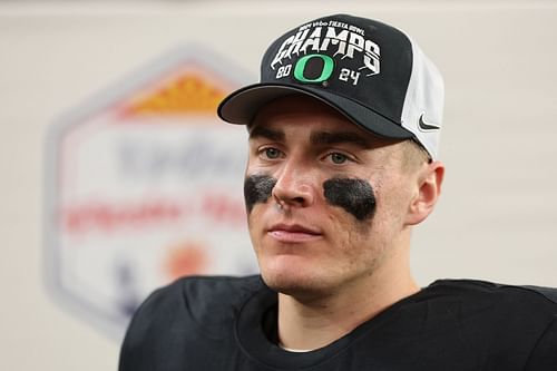 Bo Nix at Vrbo Fiesta Bowl - Liberty v Oregon