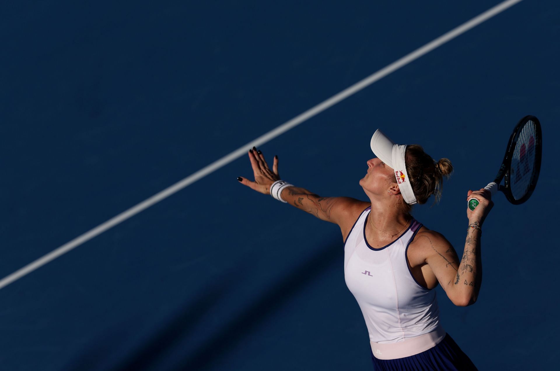 Marketa Vondrousova in action at the Qatar Open