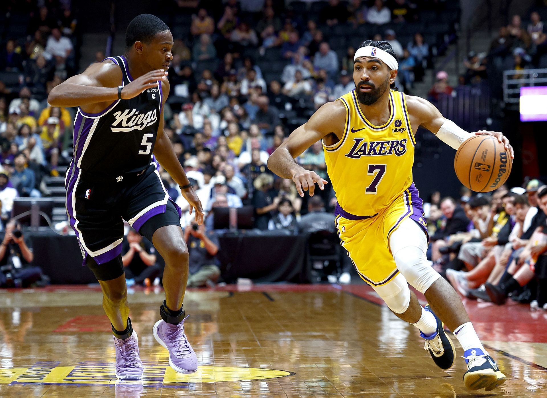 Sacramento Kings v Los Angeles Lakers