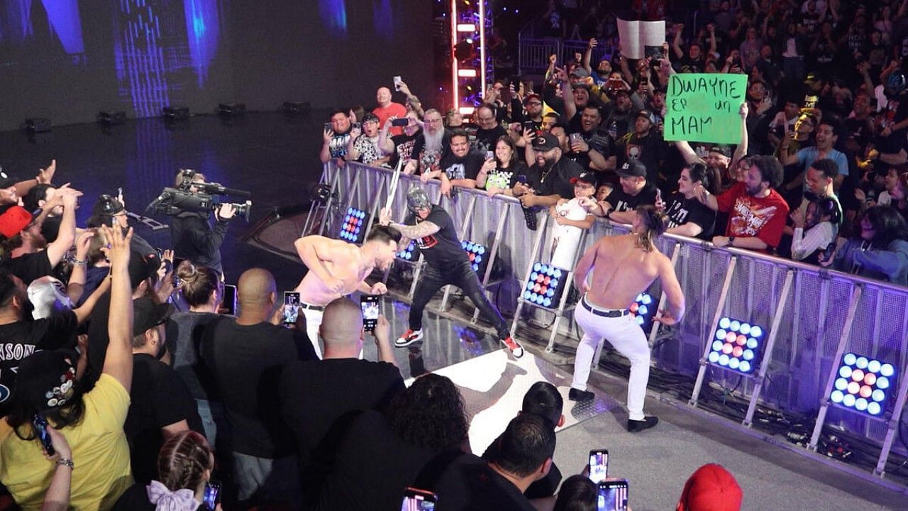 रे मिस्टीरियो की इस हफ्ते WWE SmackDown में वापसी हुई 