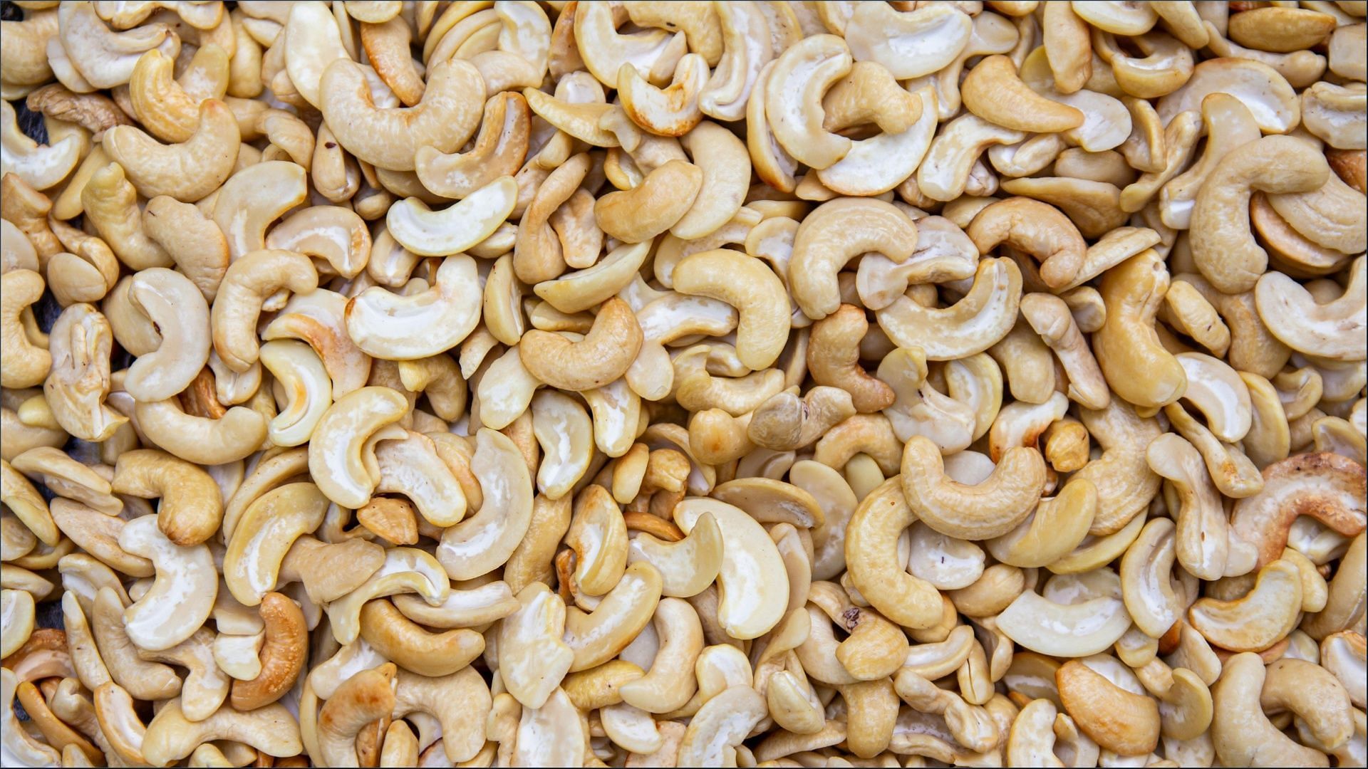 The recalled cashew products could be contaminated with salmonella (Image via Pexels)