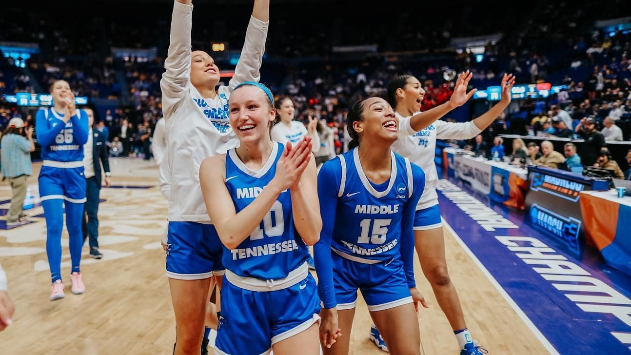 #10 Jalynn Gregory celebrating Middle Tennessee&#039;s upset over Louisville