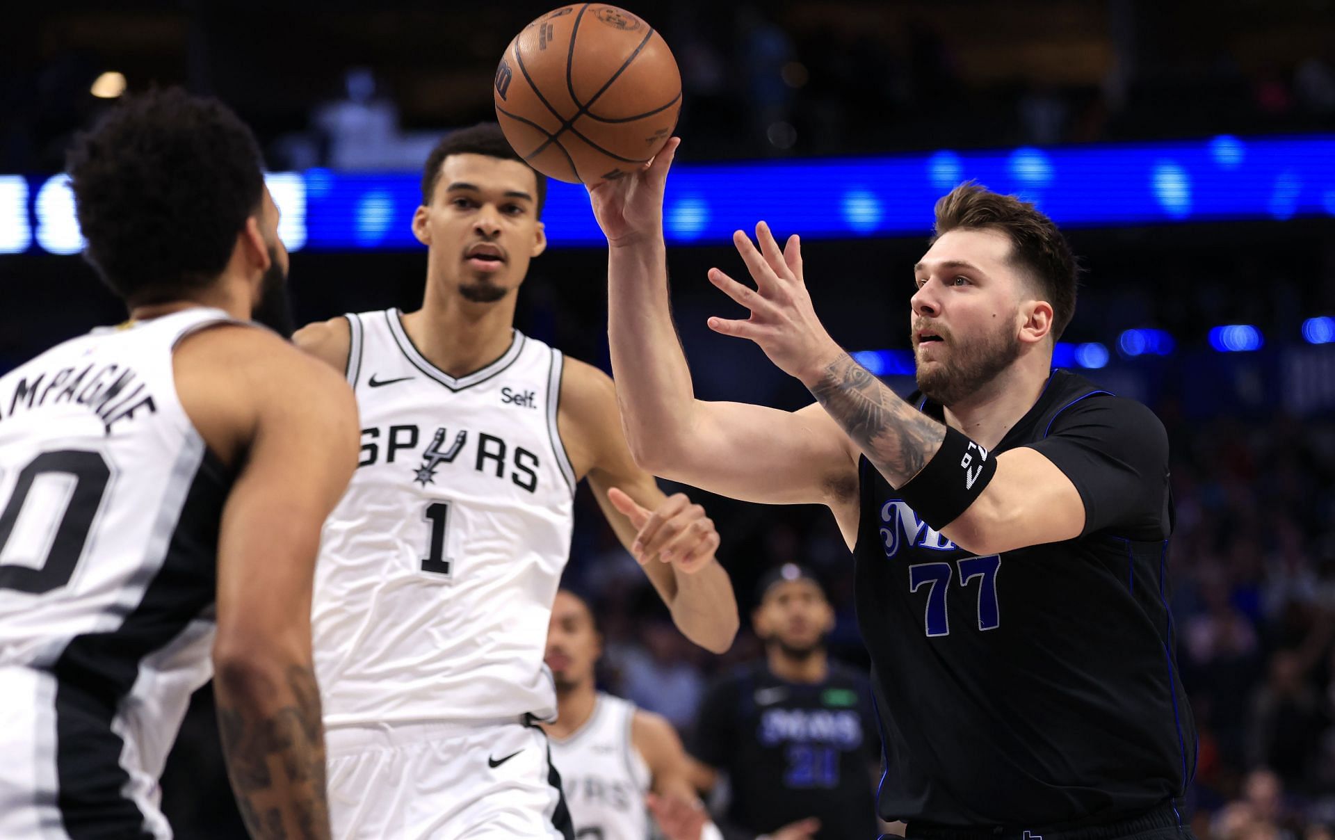 San Antonio Spurs v Dallas Mavericks