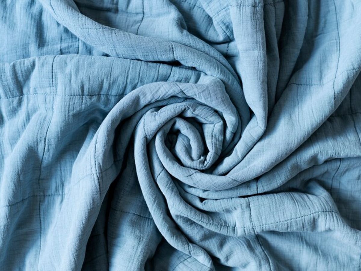 Microfiber vs cotton bedsheets: Benefits and drawbacks (Image via Freepik)