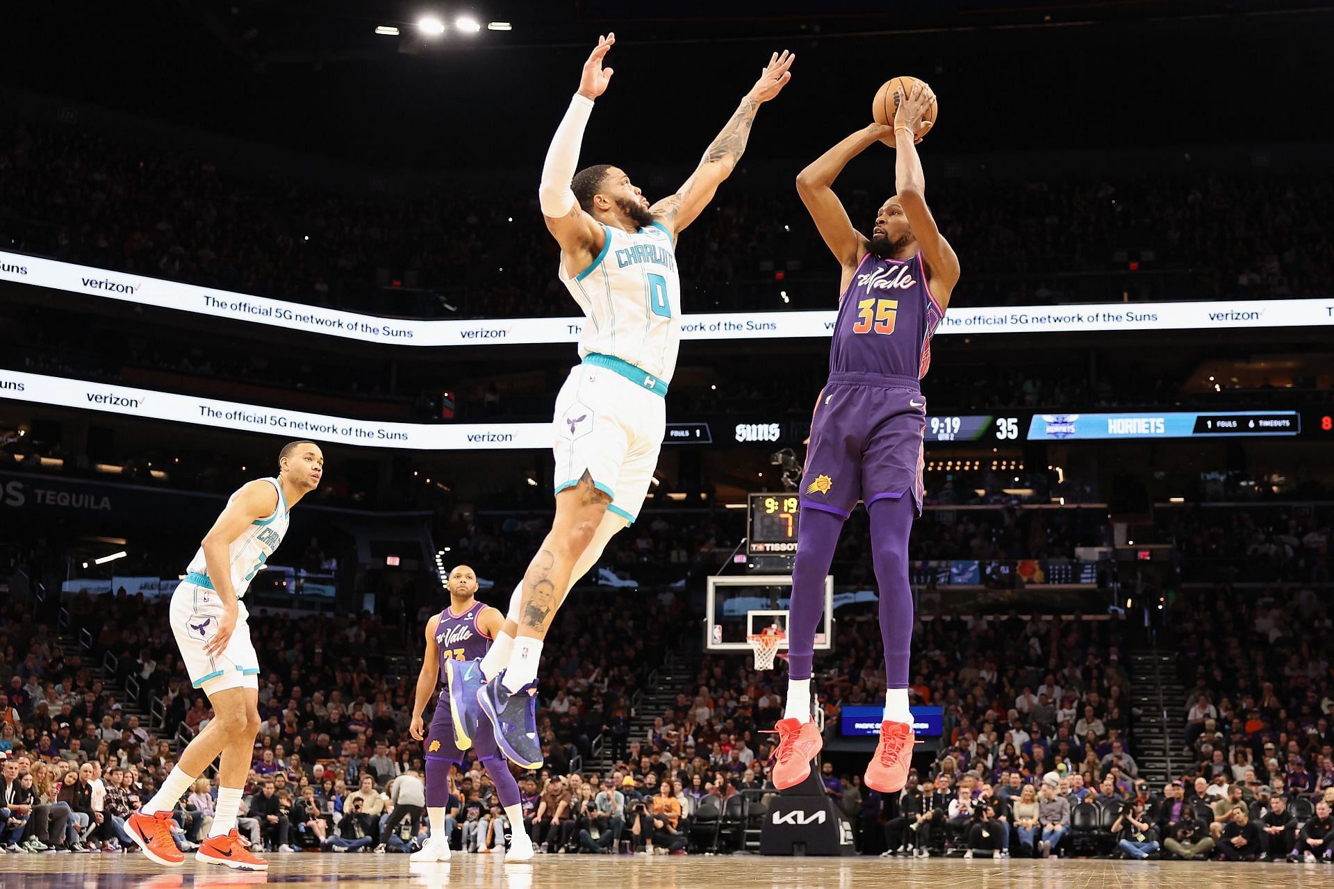 Charlotte Hornets v Phoenix Suns