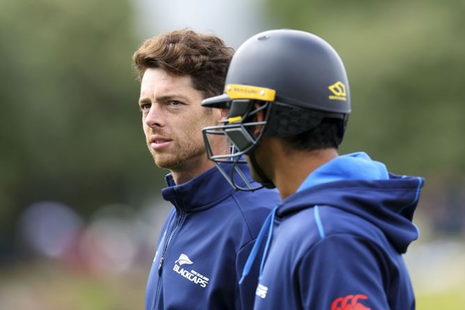 3 quality CSK players who might be benched throughout IPL 2024 ft. Mitchell Santner