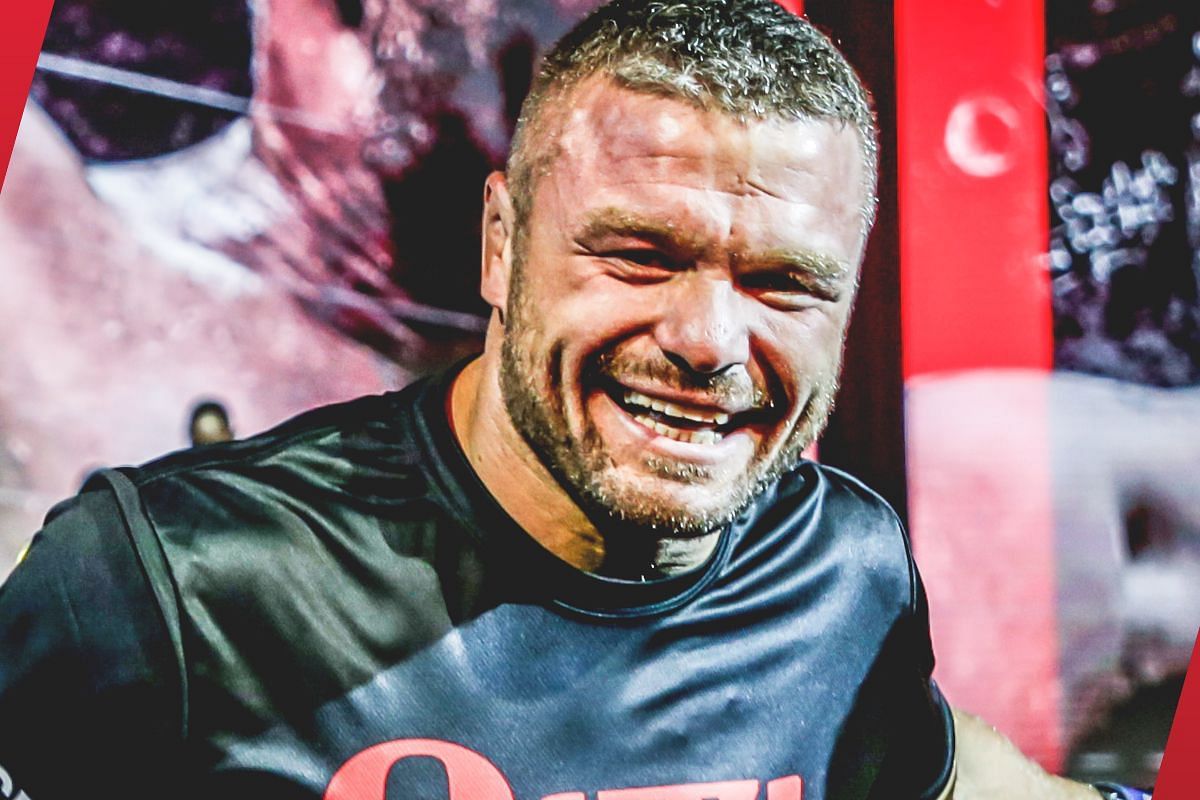 Triple-champ Anatoly Malykhin declares himself the best heavyweight on the planet.