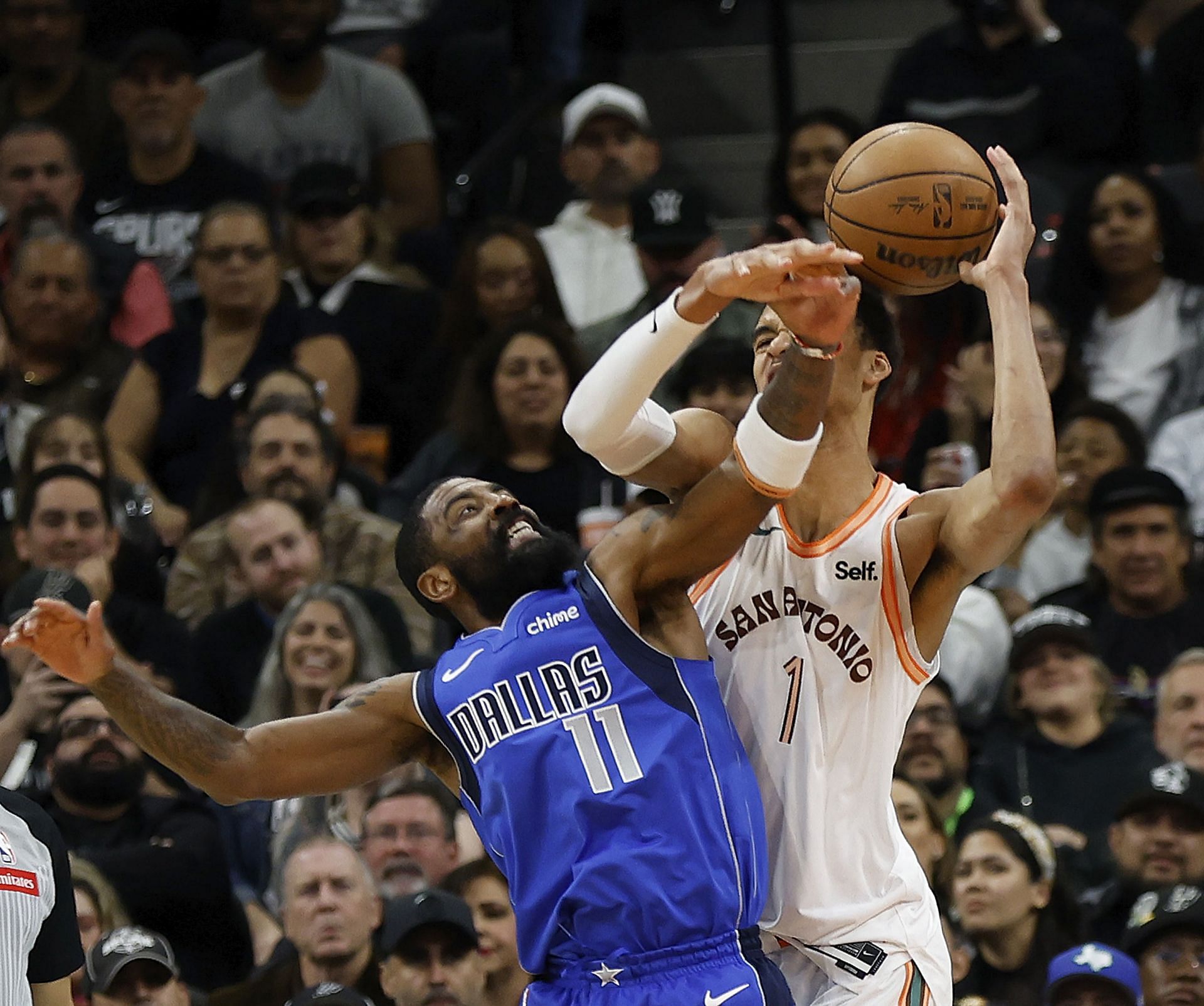 Dallas Mavericks v San Antonio Spurs