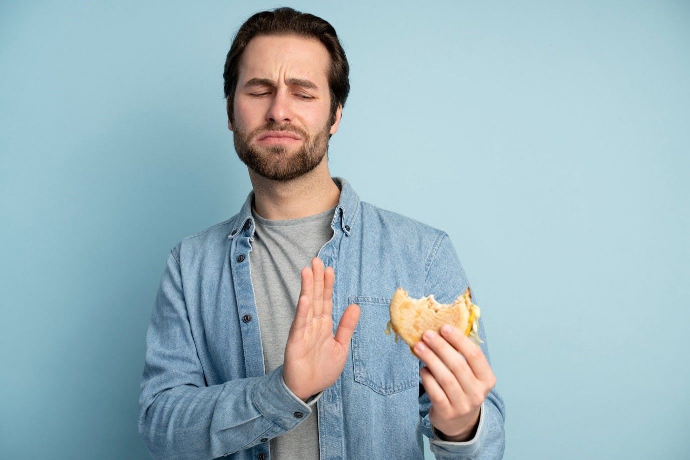 Constipation makes you lose your appetite (Image by Freepik on Freepik)