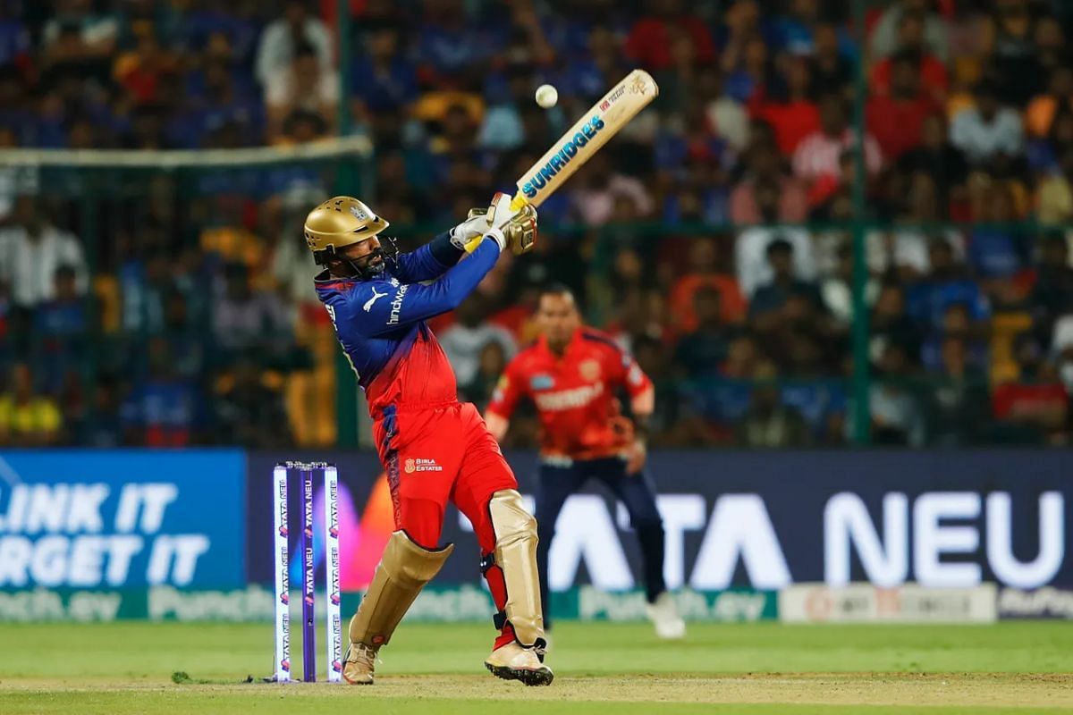 Dinesh Karthik played a fine cameo against Punjab Kings. (Pic: iplt20.com)