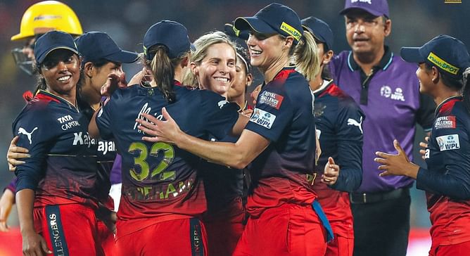 “Bring the trophy home” – AB de Villiers wishes RCBW ahead of WPL 2024 final