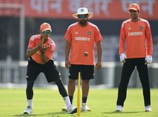 "Bus 8 hi photo daale yaar" - Suryakumar Yadav's cheeky reaction to Yashasvi Jaiswal's Instagram post ahead of 5th IND vs ENG Test